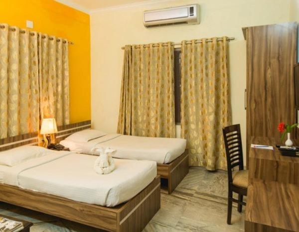 Nirupama Hotels Dhenkanal Extérieur photo